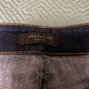 Ann Taylor jeans- Size 4 curvy
